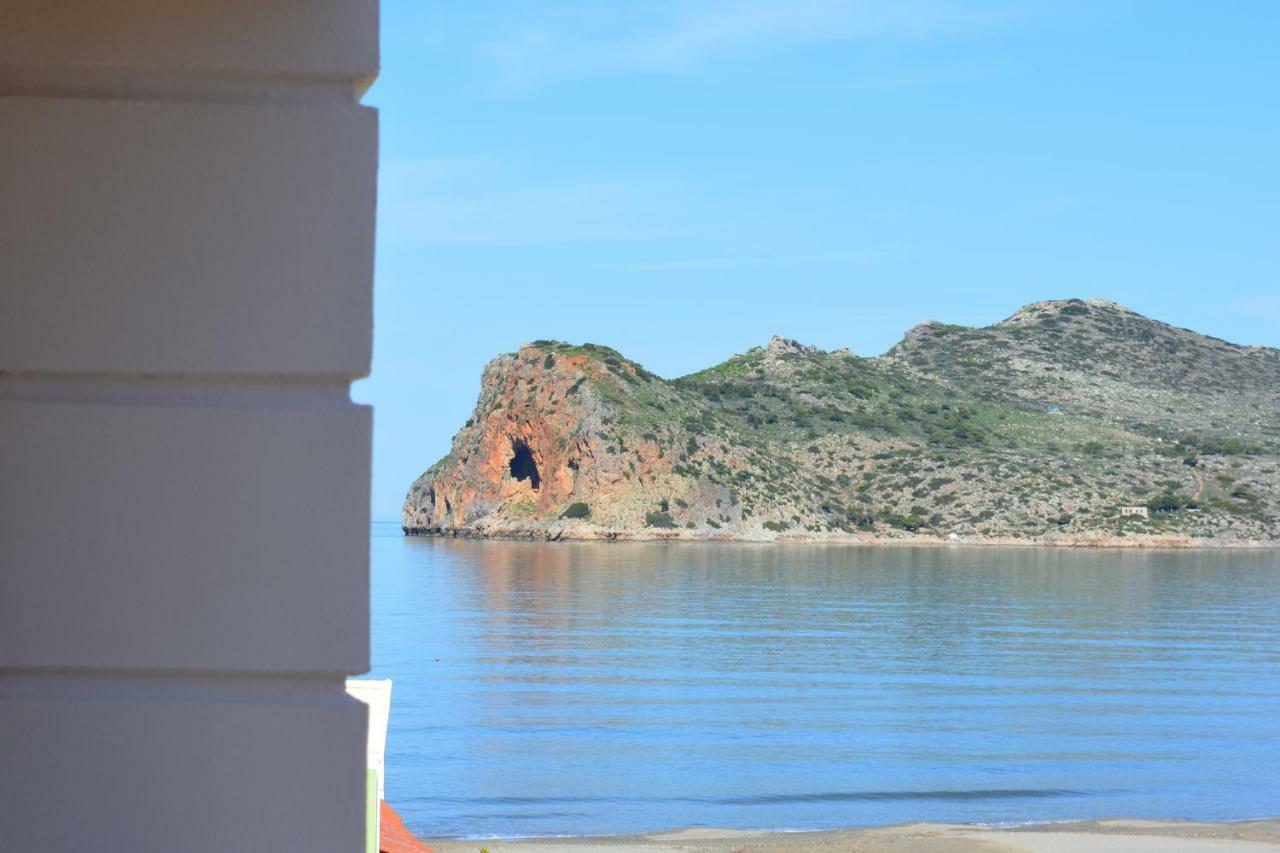 Raph's Studios-apts By The Sea Apartmán Agia Marina